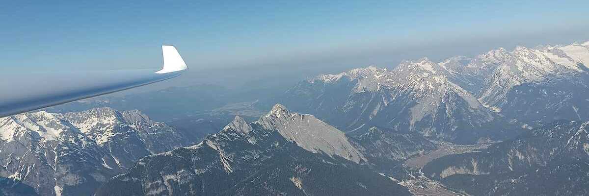 Flugwegposition um 15:10:48: Aufgenommen in der Nähe von Gemeinde Zirl, Zirl, Österreich in 3063 Meter